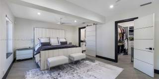 517 S Riverside Dr Gallery 3