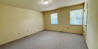 2 Bedroom, 1.5 Bath Townhouse Gallery 14