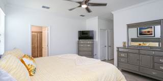 ** 4/3 HEATED POOL AND SPA FURNISHED HOME MODERN IN HIGHLY DESIRED NORTH NAPLES *** AVAILABLE STARTING APRIL-NOVEMBER 2026  LONGER TERM OR SHORT TERM 3 MONTHS OR MORE ** Gallery 61
