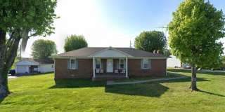 3 Bed/2 Bad House with detached 2 car garage/shop Gallery 1