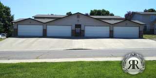 2 Bedroom, 1.5 Bath Townhouse Style Apartment Gallery 1