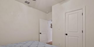 1409 Quincy Avenue Gallery 32