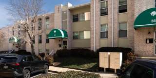 Beautiful top-level 1 bedroom, 1 bathroom condo in Alexandria City Gallery 1