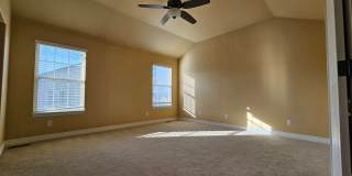 Stunning Townhouse in the desirable Watermark Gallery 14