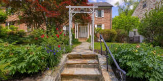 Charming & Spacious Colonial in N Cleveland Park w/Park-Like Rear Garden & Detached Garage Gallery 6