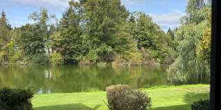Lakefront Living in sought 60/01 complex Gallery 1