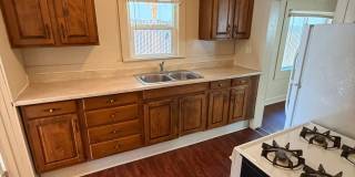 5 minutes to Oregon Tech and Skylakes Medical Center. Hard to find 1 bdrm, 1 bath unit Gallery 1