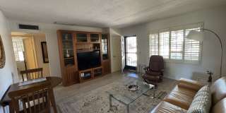 2608 East Sylvia Street Gallery 3