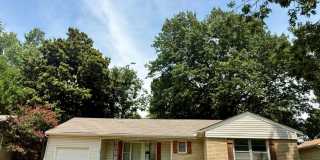 AVAILABLE FOR IMMEDIATE MOVE IN! WALK TO RIVERSIDE PARKS!!! Gallery 1