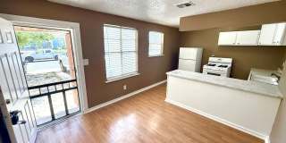 AVAILABLE NOW! 2 Bedroom / 1 Bath Duplex Near Brooks City Base! Gallery 4