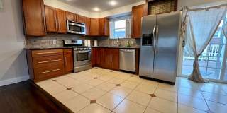 3-Bedroom Townhome in Parkwood with Finished Basement! Available NOW! Gallery 1