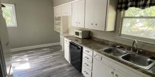 935 Allen Avenue Gallery 17