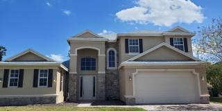 Large 2 Story Single Family 4 + Den  2 car garage Gallery 1