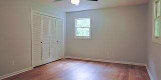 nice renovated 4 Bed 3 Bath Gallery 11
