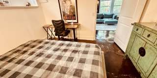 708 Dallas Road, Unit B Gallery 10
