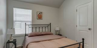 Cozy 3-Bed Retreat in Yukon - Fully Furnished & All Utilities Included Gallery 20