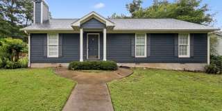 House for Rent in Athens, GA — Beautiful 3-Bedroom Home on a Corner Lot, Convenient to UGA Gallery 1