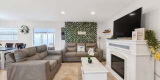 Discover the perfect Naples Park rental just minutes from the beach. Gallery 11