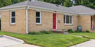Beautifully Renovated 3-Bedroom Unit With Private Laundry Gallery 1