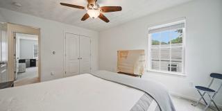 LARGE 4 BEDROOM HOME NEAR MILITARY BASE AND BAY Gallery 23
