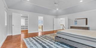 22 Meadow Lane Gallery 17