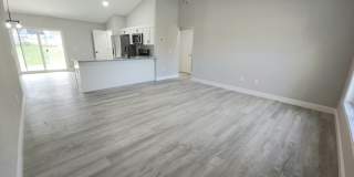 7233 N Racliff Ave Gallery 2