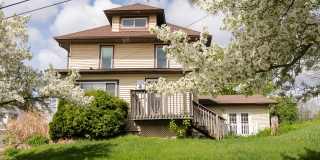 Bright, beautiful home with 3 garage spaces & tons of storage! Gallery 3