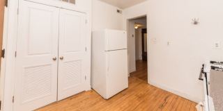 1509 West Barry Avenue Gallery 9
