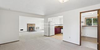 Gladstone 3BD/2BA Home with Large Yard, Shop, & 2 Car Garage Gallery 18