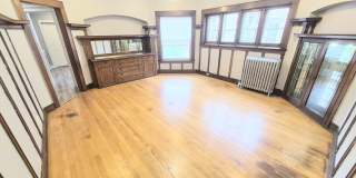5233 S Michigan Avenue Gallery 8