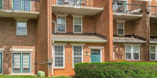 3829 CHESTERWOOD Drive unit: 3829 Gallery 1