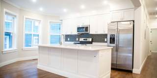 Charming 4 Bedroom-No Broker Fee Gallery 5