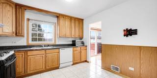 4 Bed 2.5 Bath in Des Plaines Gallery 10