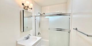 Meadowbrook Apartments Gallery 8