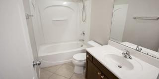 4 Bedroom, 3 Den West Side Home Gallery 31