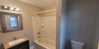 2 Bedroom, 2 Bathroom Home with large garage! Gallery 14
