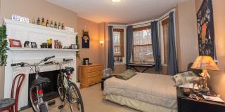 4 bed right on greenline in allston Gallery 7