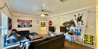 HUGE 4-Bed, 2-Bath Duplex Four Blocks From Baylor Campus & Minutes from Downtown! Gallery 5