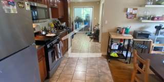 huge 3 bed in Somerville Gallery 15
