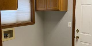 Quiet Peaceful 3 bedroom 2 bath Single Level home located in Central Point Gallery 33