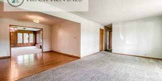 3 Bed 1.5 Bath House in Convenient Location Gallery 6