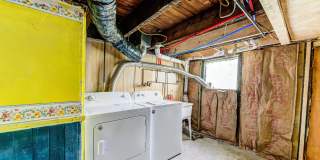 Available JULY- 2 Bedrooms, Yard, New Kitchen, New Shower, New Floors - Easy Access! Gallery 17