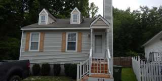 Adorable 2 bedroom 2 bath single family home with fully fenced in back yard. One car driveway. Gallery 1