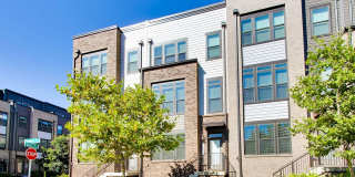 Fresh and Ready 4Bed/4.5Bath Beautiful 4 level TH + 2 Car Garage Gallery 3