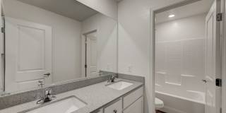 Upgraded 5 bedroom home in Cul-De-Sac!! Gallery 38