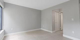 Charming 2BR Condo in Miami Gallery 20