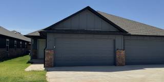 Brand New Luxurious and Spacious 3 Bedroom 2 Bath Duplex in Mustang Schools Gallery 1