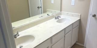 Charming 2 Bedroom, 2 Bathroom Duplex Near Lakeline Mall! Gallery 1