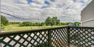 TERRELL HILLS TOWNHOUSE Gallery 25