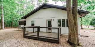 Charming 4 bedroom, 3 bathroom with lots of outdoor living space. Gallery 36